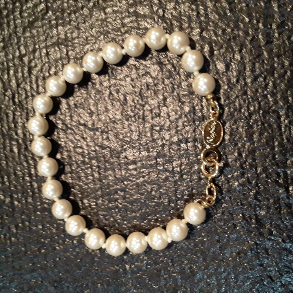 Napier gold tone faux pearl bracelet